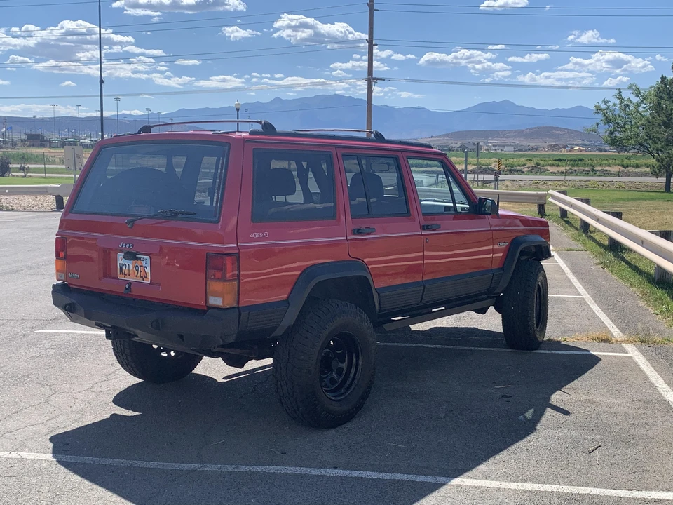 1995 Jeep XJ Cherokee - Image 14 of 31