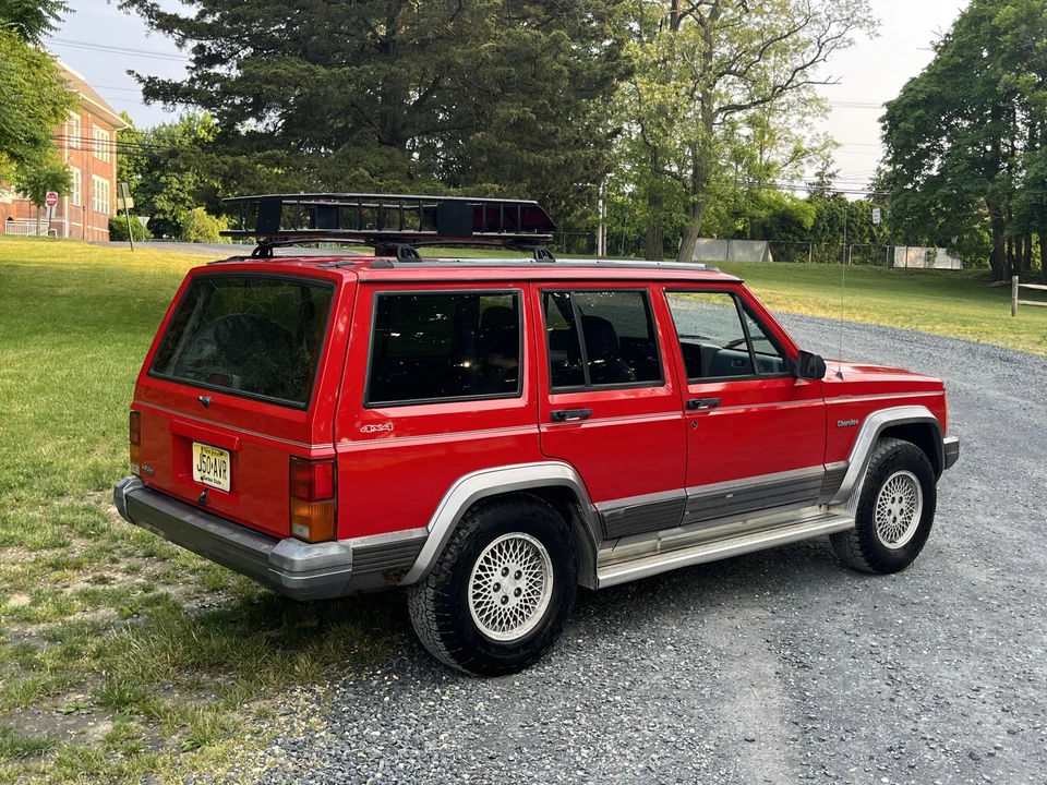 1995 Jeep XJ Cherokee - Image 19 of 31