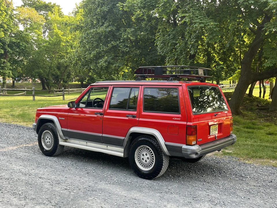 1995 Jeep XJ Cherokee - Image 14 of 31