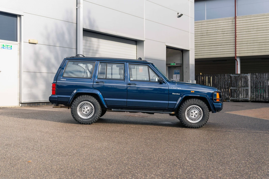 1995 Jeep XJ Cherokee - Image 9 of 31