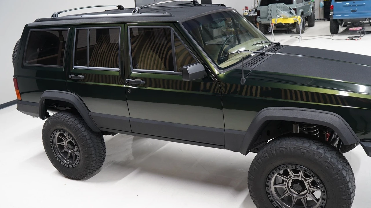 1995 Jeep XJ Cherokee - Image 14 of 21
