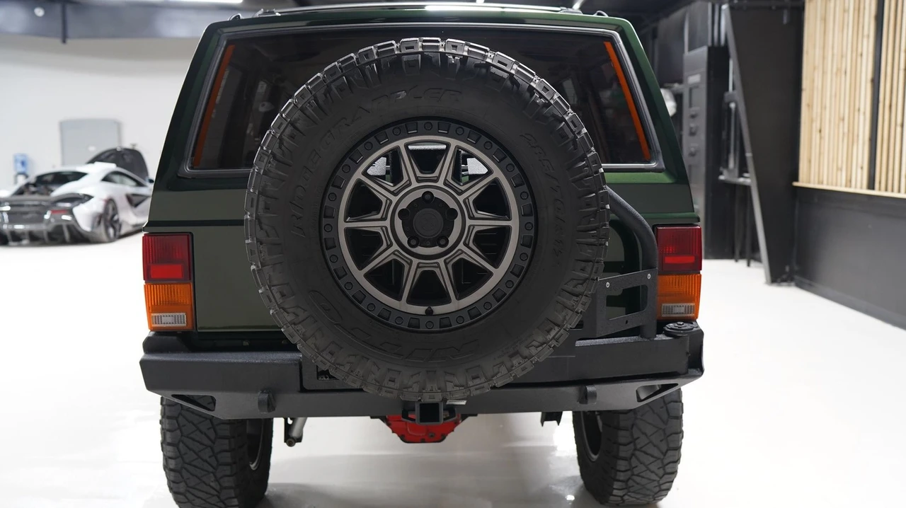1995 Jeep XJ Cherokee - Image 11 of 21