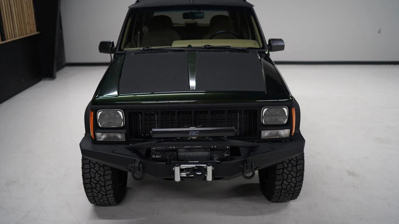 1995 Jeep XJ Cherokee - Image 15 of 25