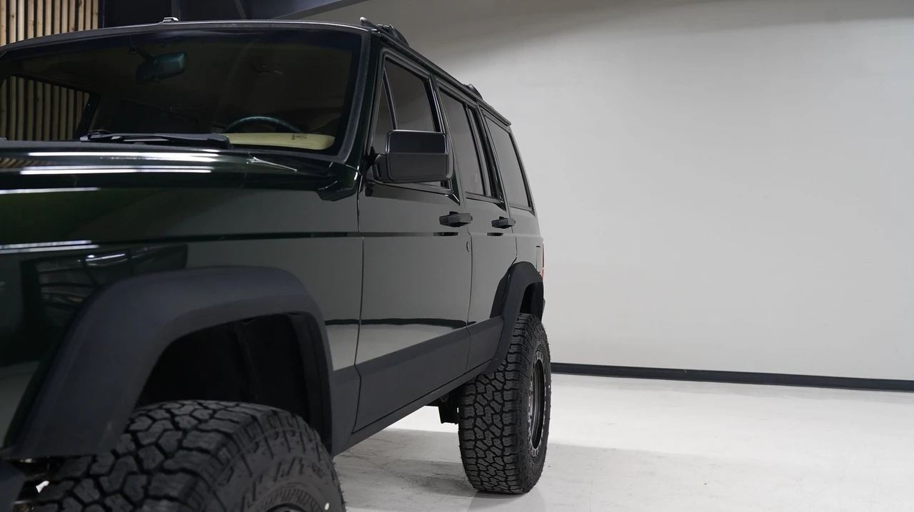 1995 Jeep XJ Cherokee - Image 24 of 25
