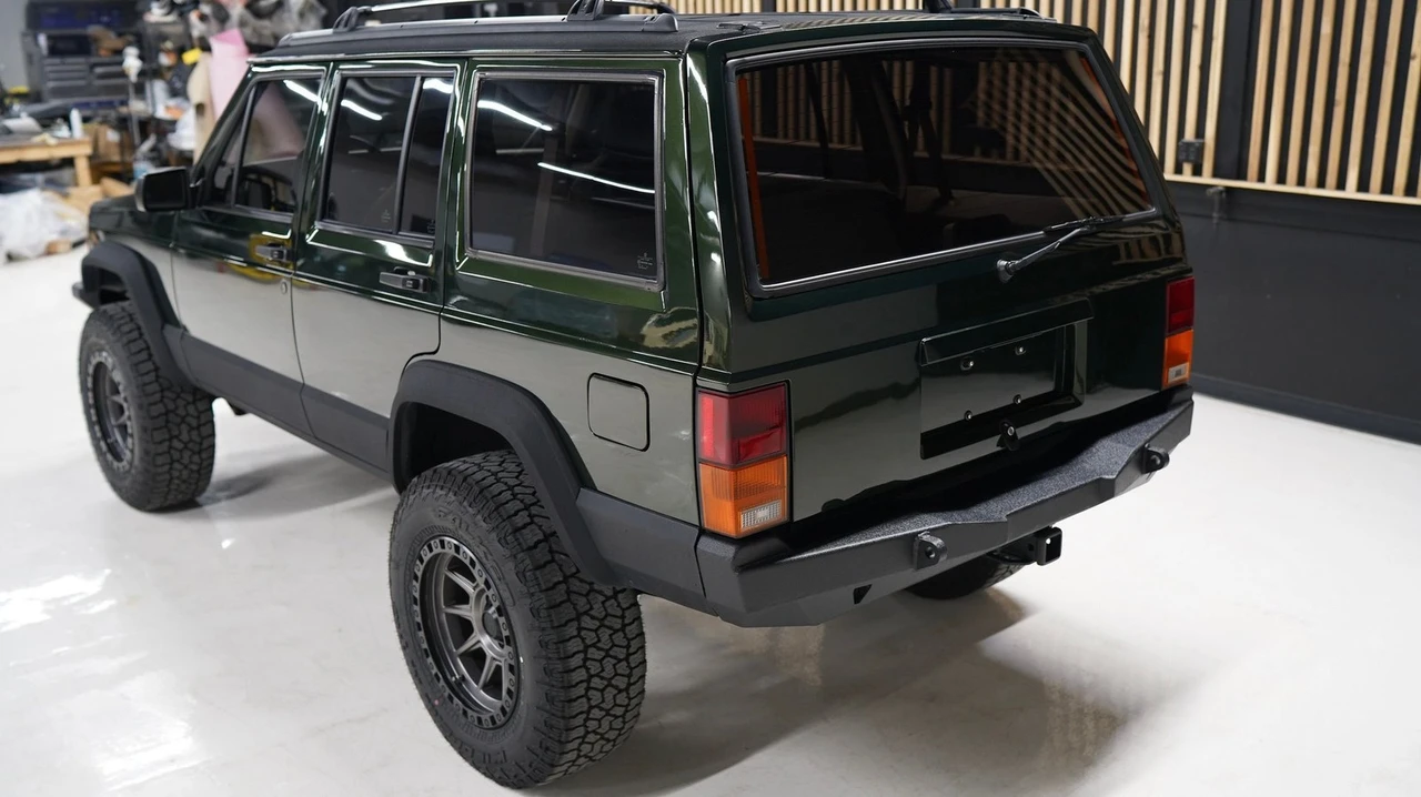 1995 Jeep XJ Cherokee - Image 8 of 25