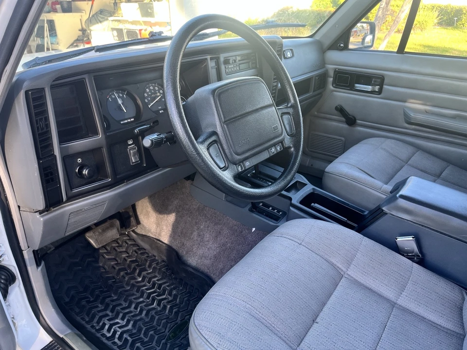 1995 Jeep XJ Cherokee - Image 8 of 21