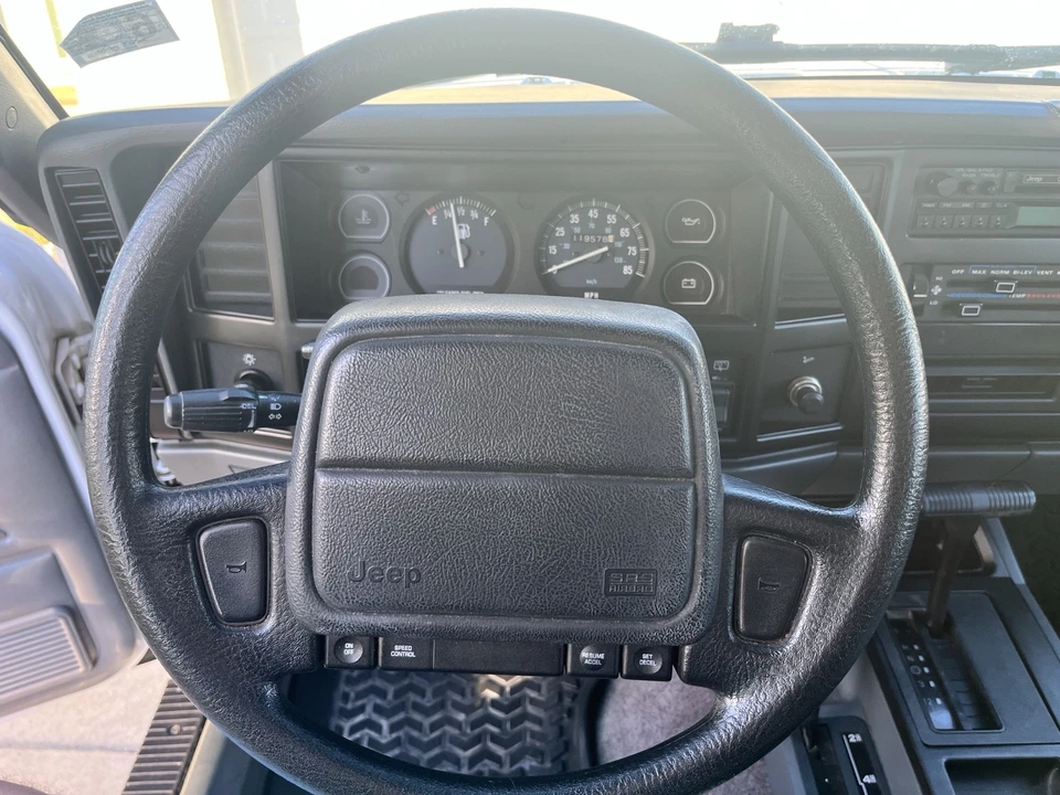 1995 Jeep XJ Cherokee - Image 6 of 21