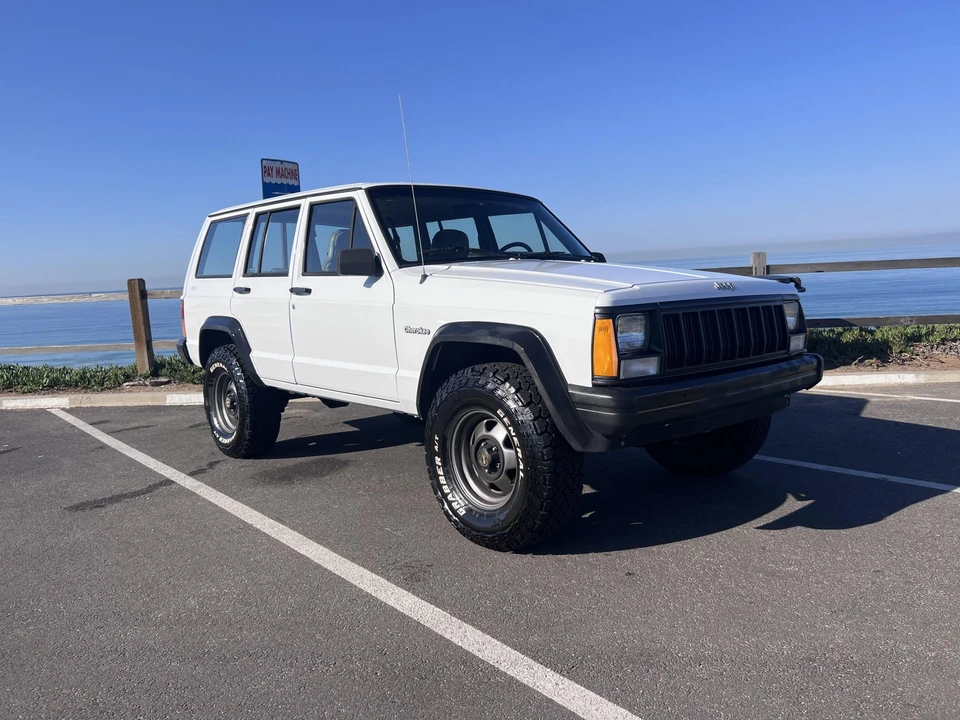 1995 Jeep XJ Cherokee - Image 14 of 31