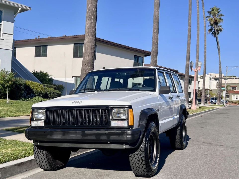 1995 Jeep XJ Cherokee - Image 9 of 31