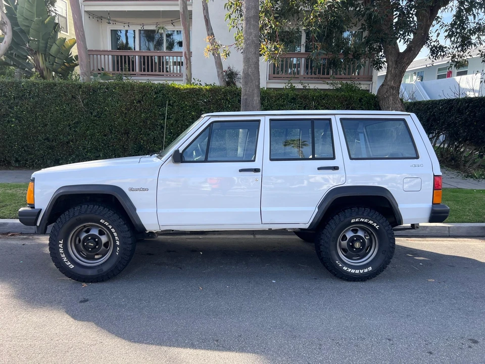 1995 Jeep XJ Cherokee - Image 2 of 31