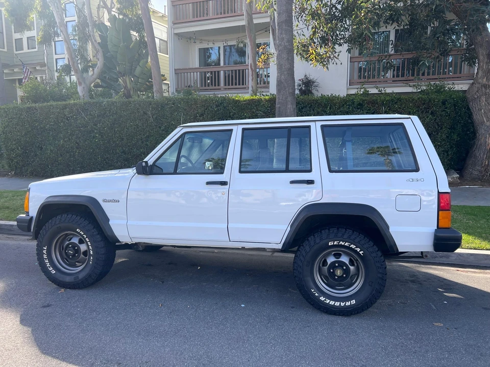 1995 Jeep XJ Cherokee - Image 24 of 31