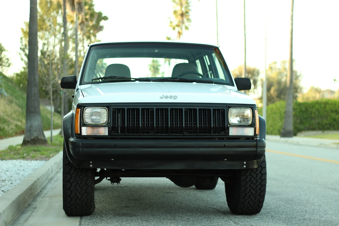 1995 Jeep XJ Cherokee - Image 9 of 31