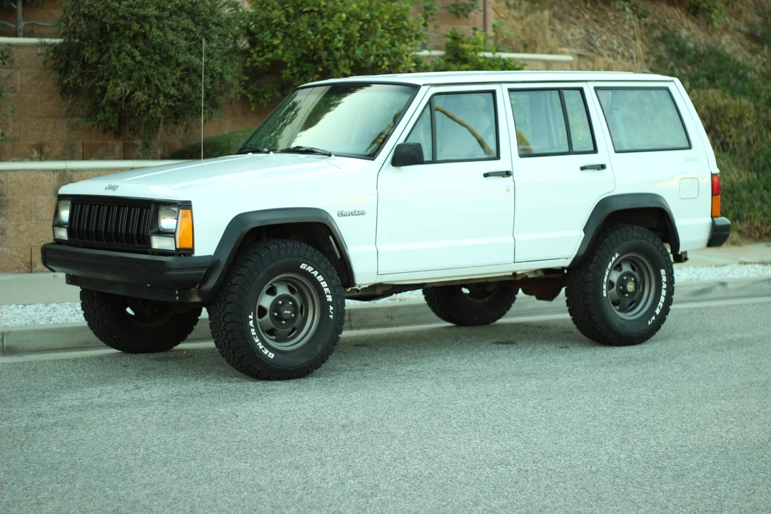 1995 Jeep XJ Cherokee - Image 11 of 31