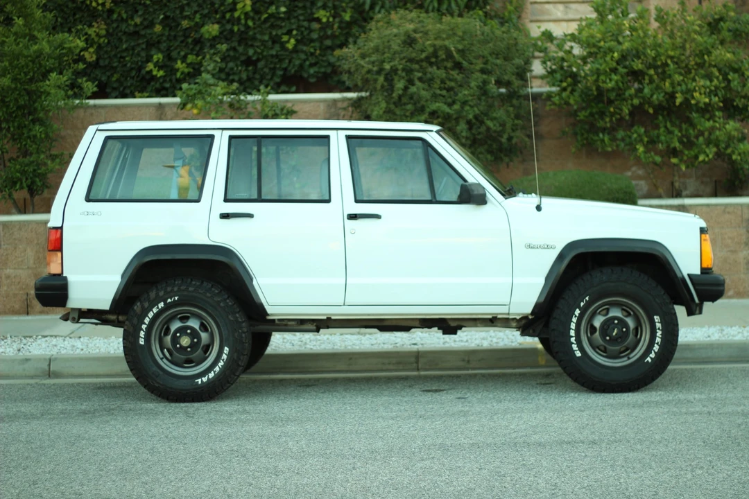 1995 Jeep XJ Cherokee - Image 26 of 31