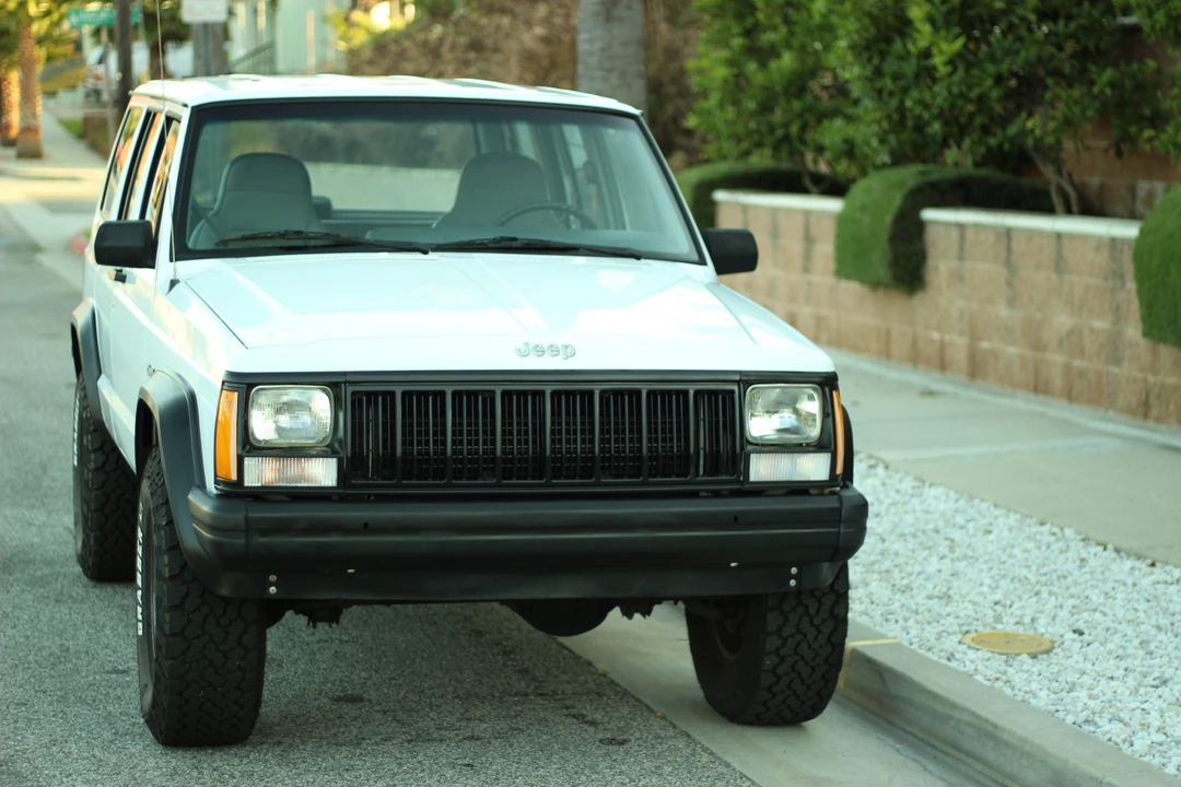 1995 Jeep XJ Cherokee - Image 8 of 31