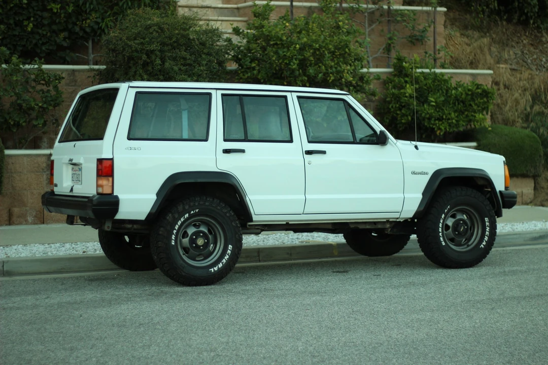 1995 Jeep XJ Cherokee - Image 25 of 31