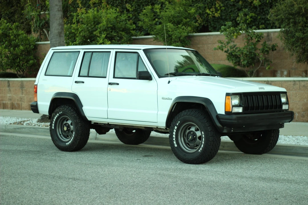 1995 Jeep XJ Cherokee - Image 2 of 31