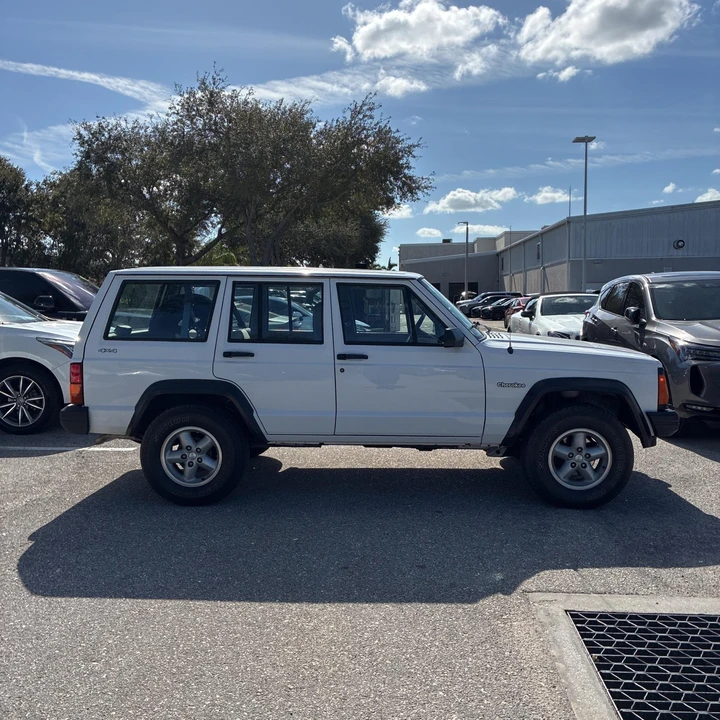 1995 Jeep XJ Cherokee - Image 16 of 31