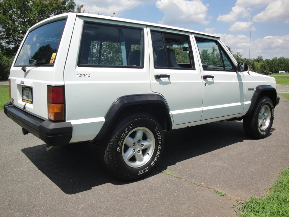 1995 Jeep XJ Cherokee - Image 11 of 31