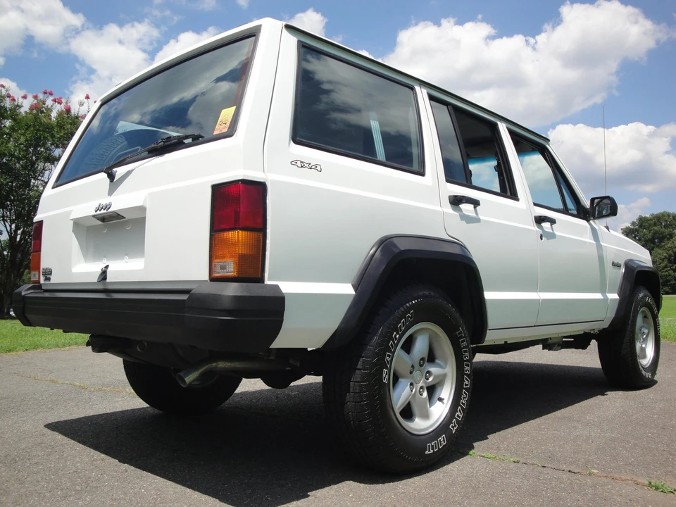 1995 Jeep XJ Cherokee - Image 15 of 31