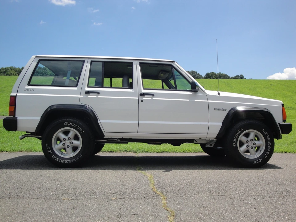 1995 Jeep XJ Cherokee - Image 9 of 31