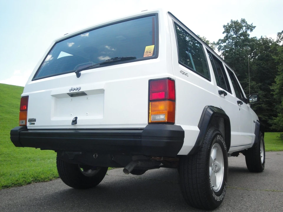 1995 Jeep XJ Cherokee - Image 17 of 31