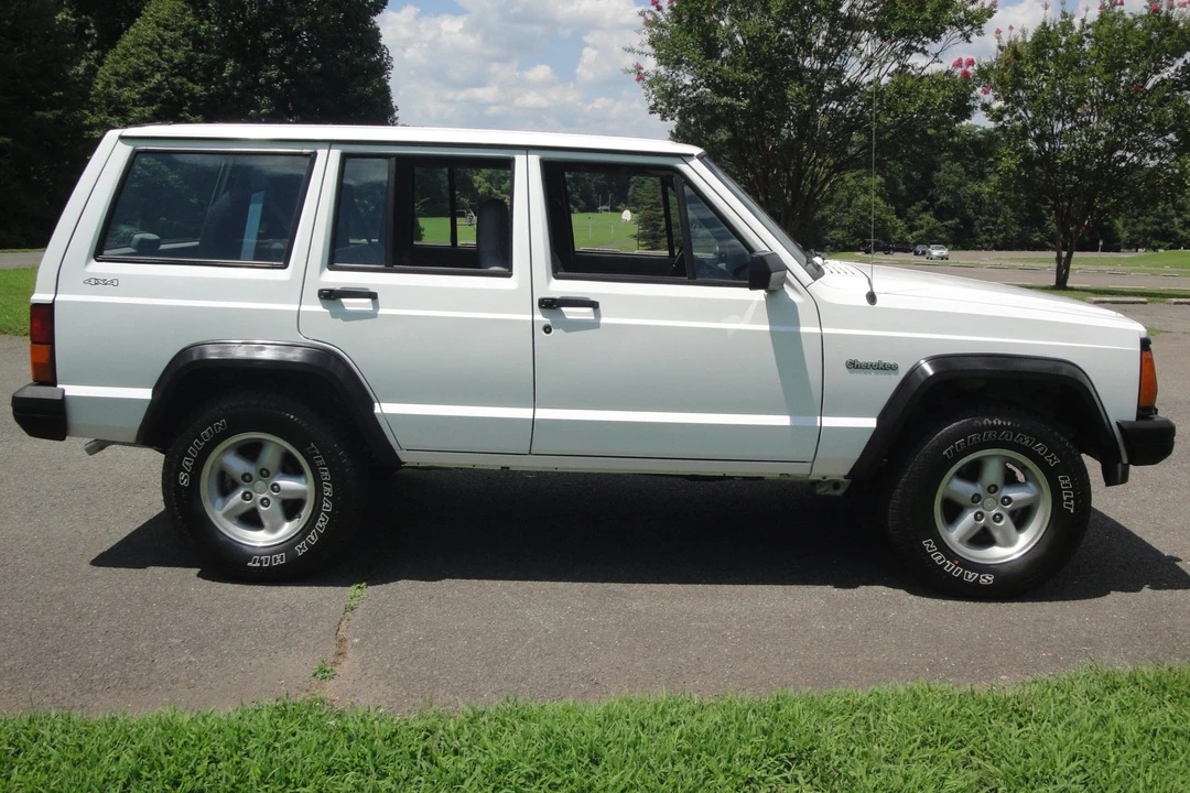1995 Jeep XJ Cherokee - Image 8 of 31