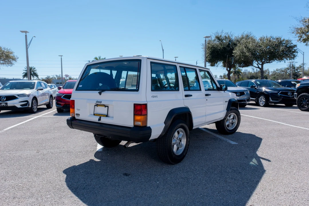 1995 Jeep XJ Cherokee - Image 8 of 31