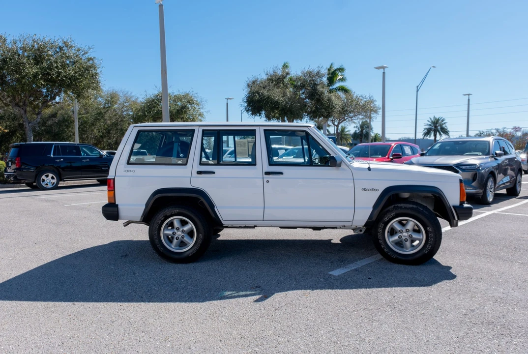 1995 Jeep XJ Cherokee - Image 9 of 31