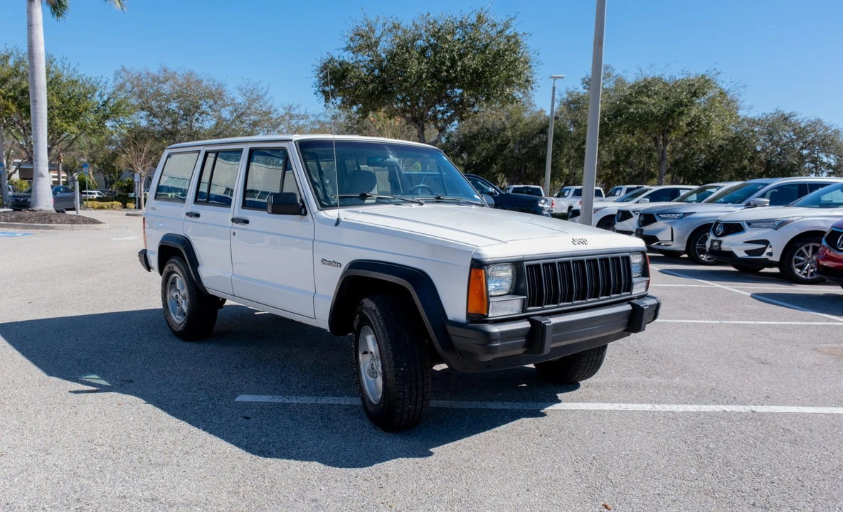 1995 Jeep XJ Cherokee - Image 2 of 31