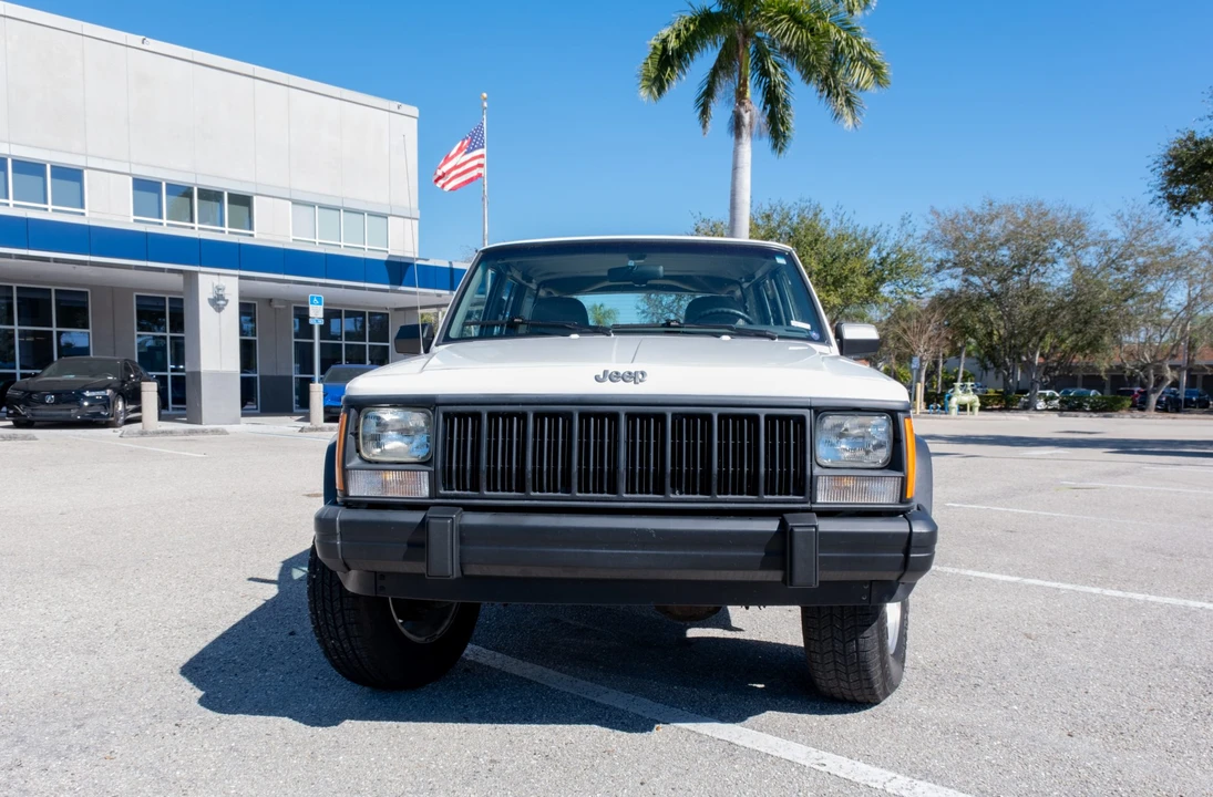1995 Jeep XJ Cherokee - Image 3 of 31