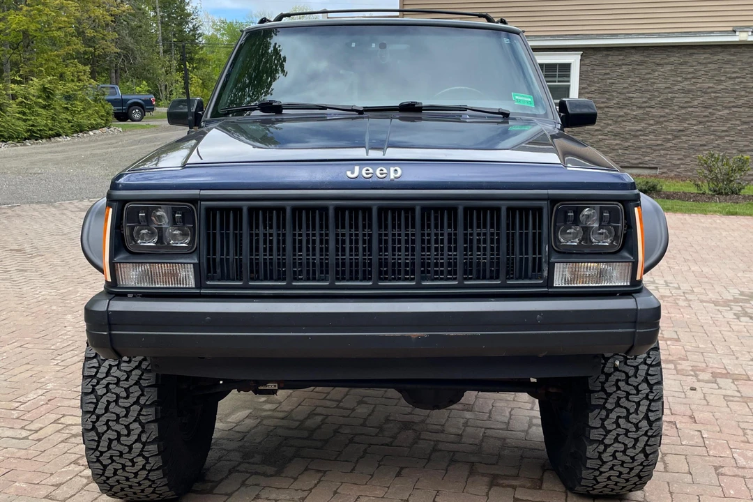 1995 Jeep XJ Cherokee - Image 2 of 31