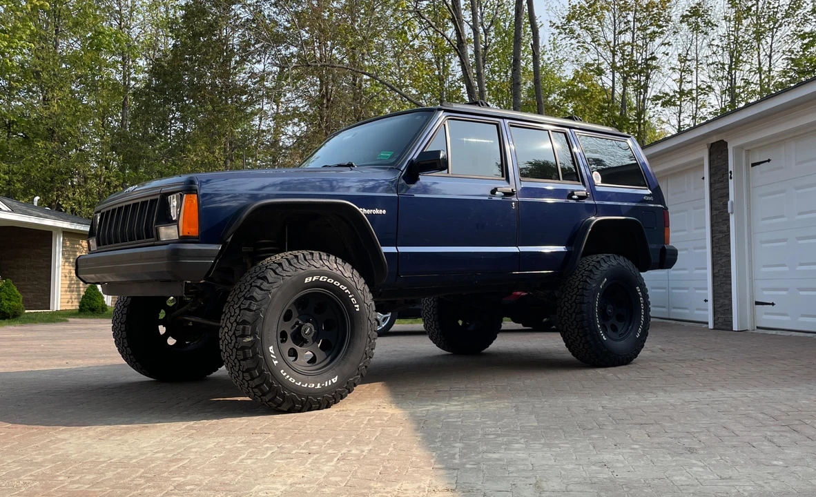 1995 Jeep XJ Cherokee - Image 10 of 31