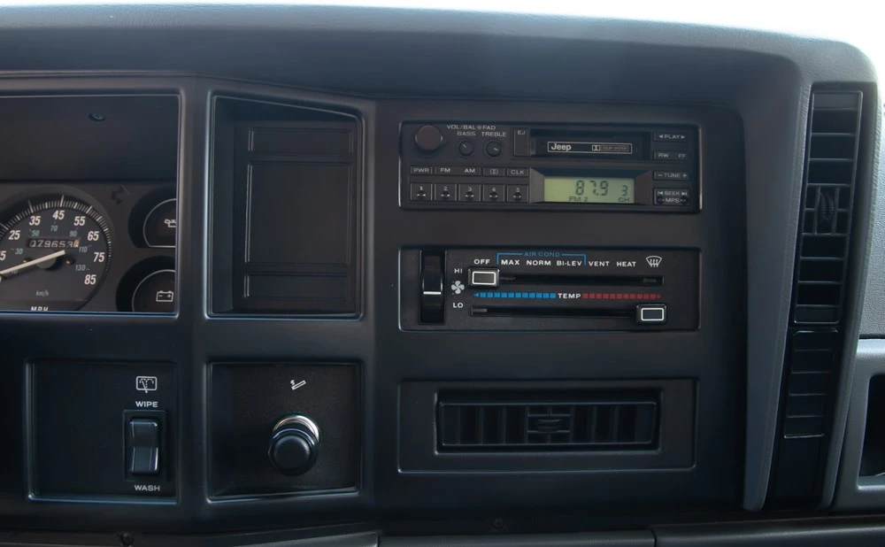 1995 Jeep XJ Cherokee - Image 14 of 19