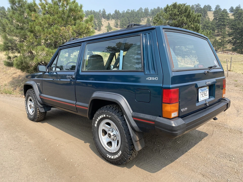 1995 Jeep XJ Cherokee - Image 2 of 31