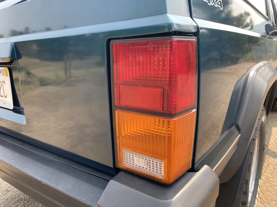 1995 Jeep XJ Cherokee - Image 16 of 31