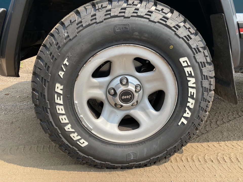 1995 Jeep XJ Cherokee - Image 28 of 31