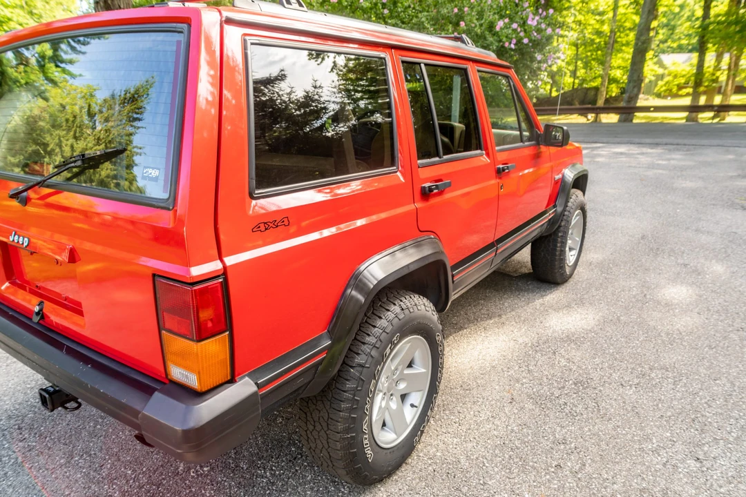 1995 Jeep XJ Cherokee - Image 28 of 31