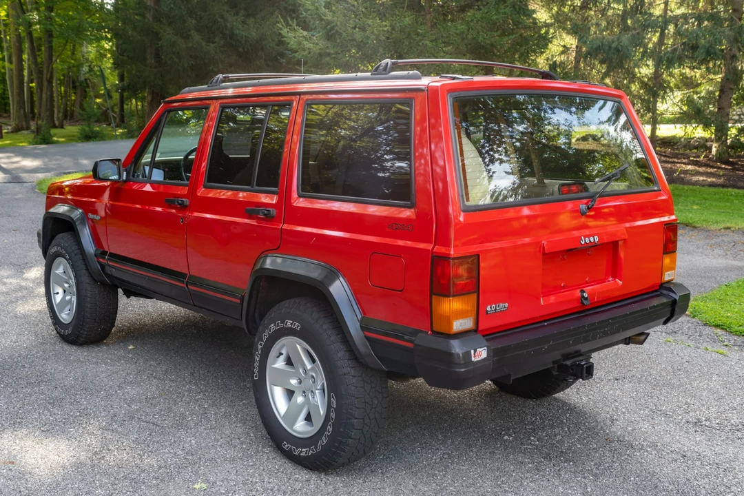 1995 Jeep XJ Cherokee - Image 13 of 31