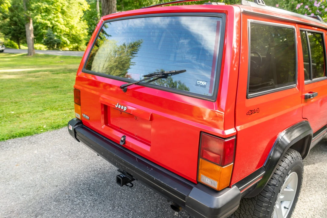 1995 Jeep XJ Cherokee - Image 27 of 31