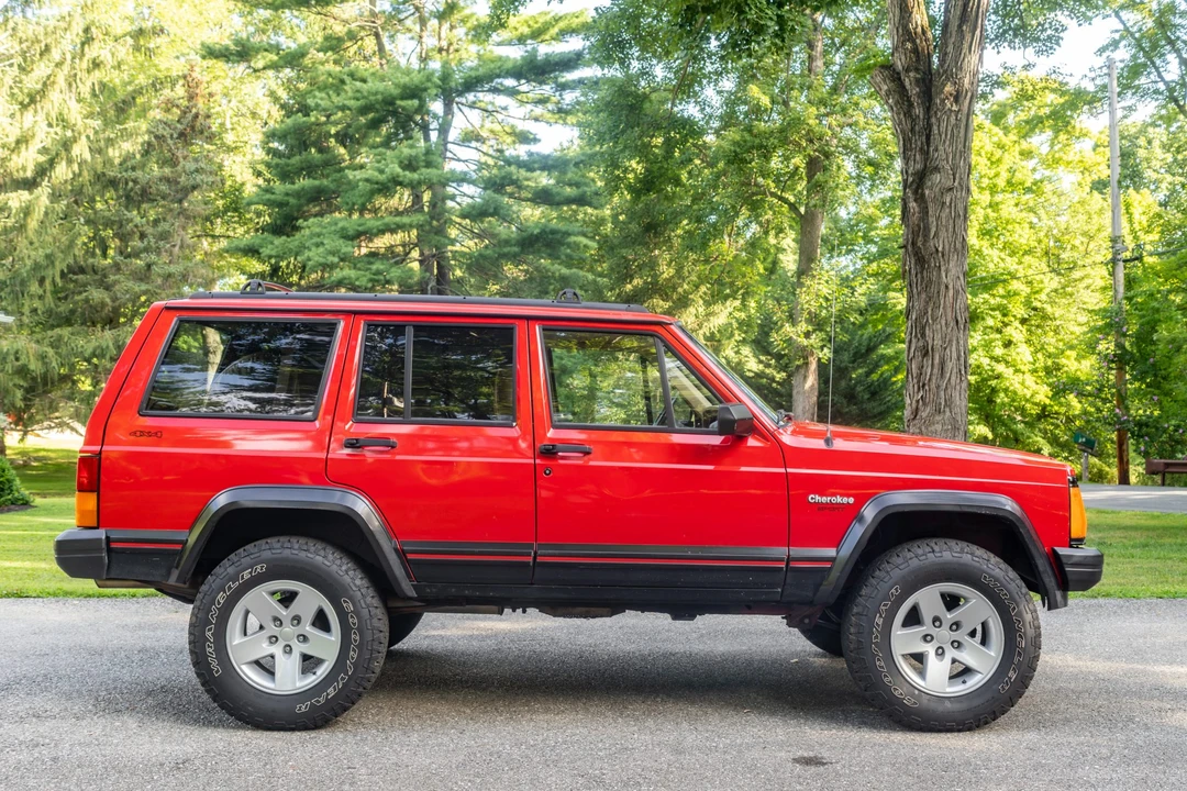 1995 Jeep XJ Cherokee - Image 6 of 31