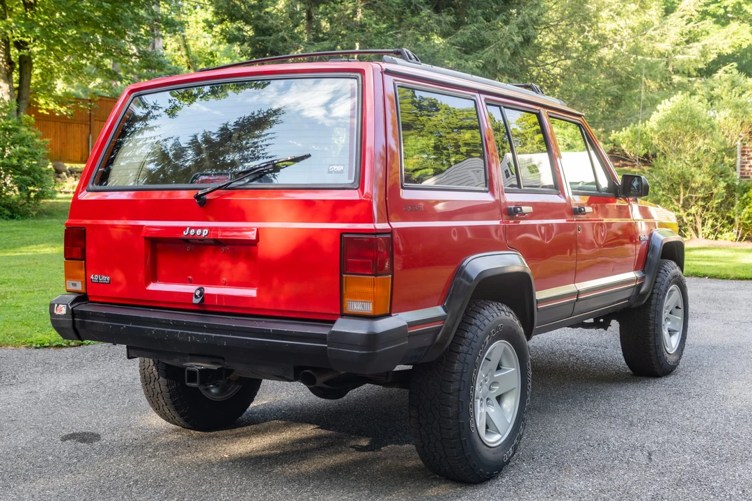 1995 Jeep XJ Cherokee - Image 9 of 31