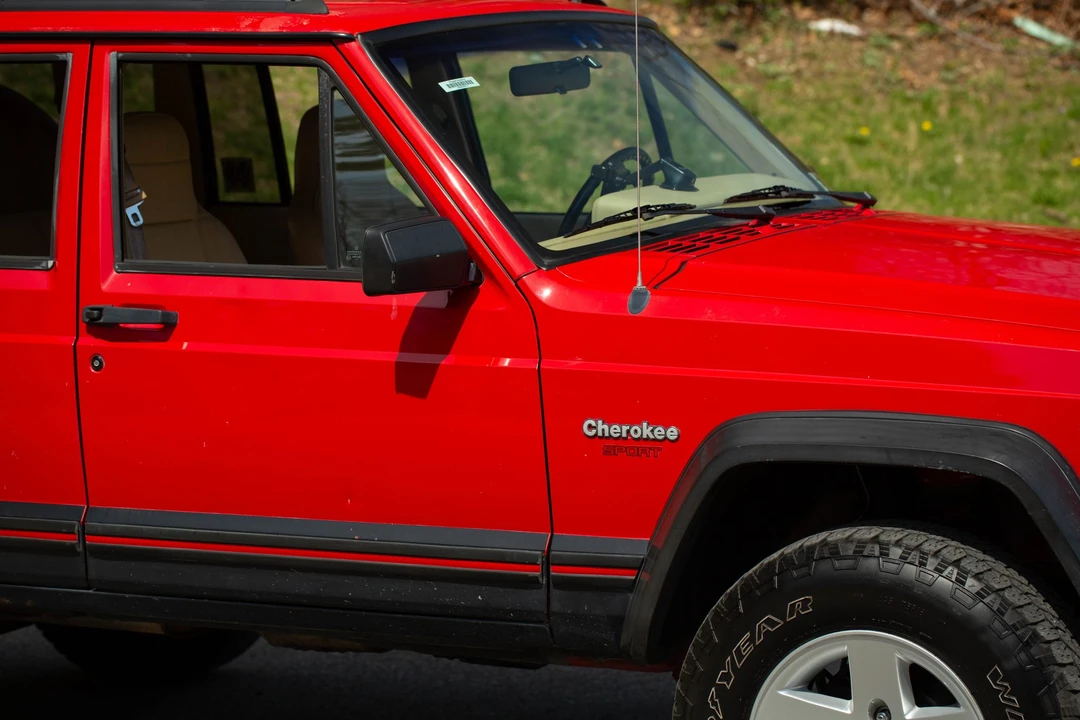 1995 Jeep XJ Cherokee - Image 14 of 31