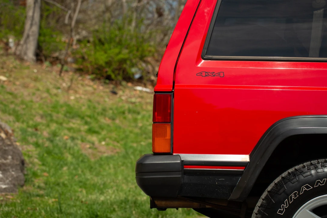 1995 Jeep XJ Cherokee - Image 25 of 31