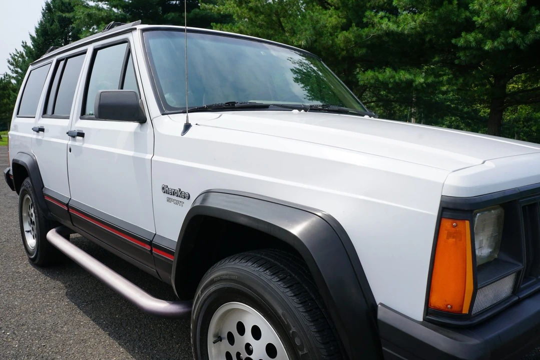 1995 Jeep XJ Cherokee - Image 10 of 31