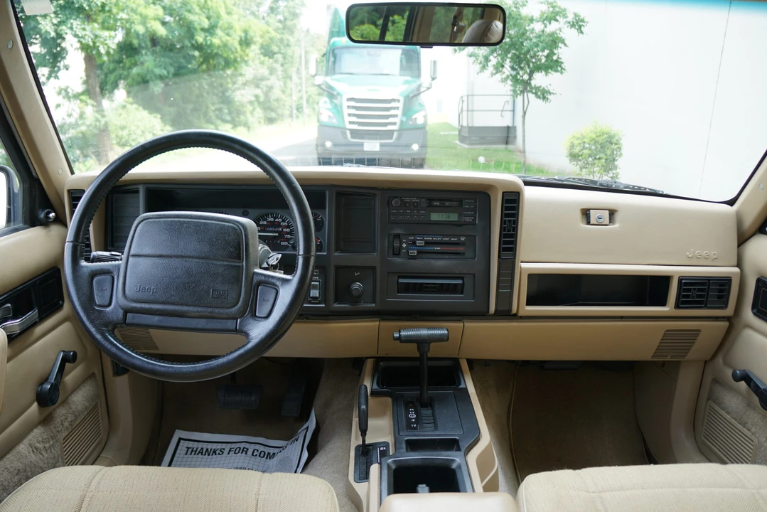 1995 Jeep XJ Cherokee - Image 27 of 31
