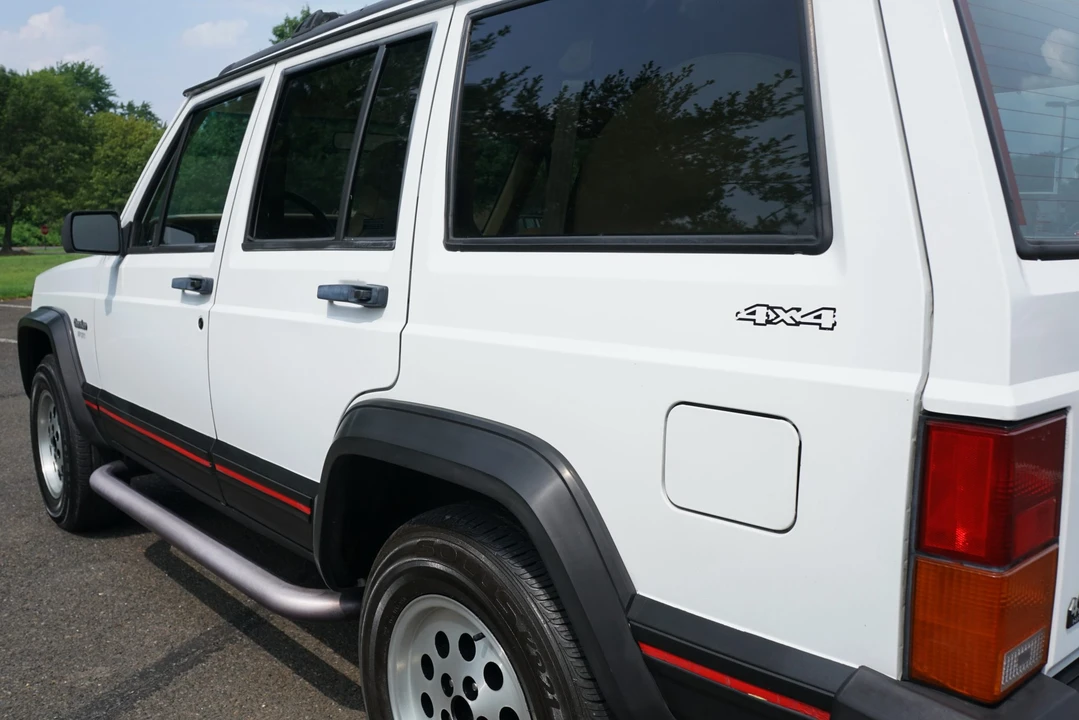 1995 Jeep XJ Cherokee - Image 12 of 31