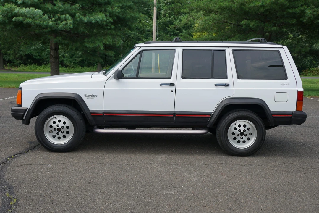 1995 Jeep XJ Cherokee - Image 2 of 31