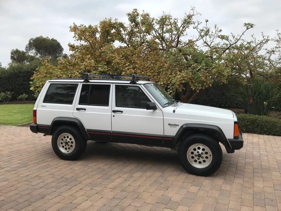 1995 Jeep XJ Cherokee - Image 6 of 31
