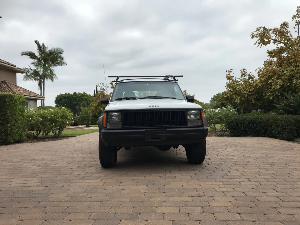 1995 Jeep XJ Cherokee - Image 2 of 31
